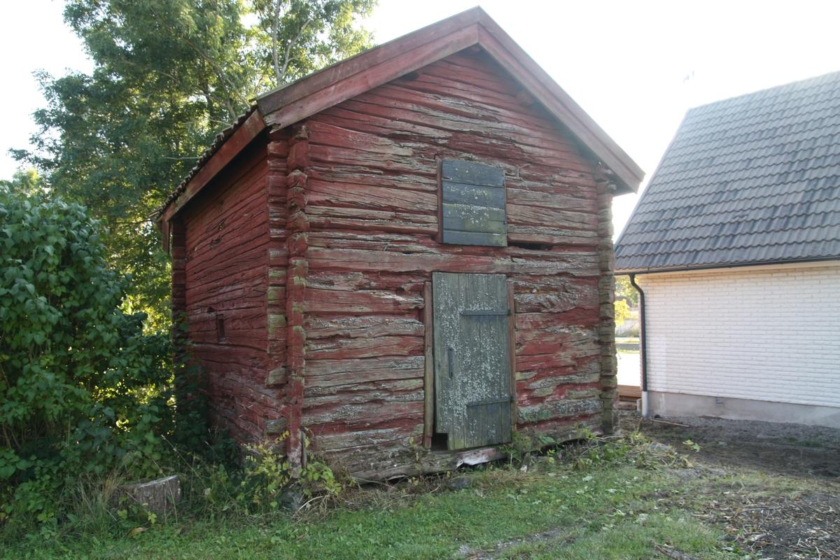 Timrad tiondebod vid Läbyvads hembygdsgård, Österby 9:4, Läby socken, Uppland 2014