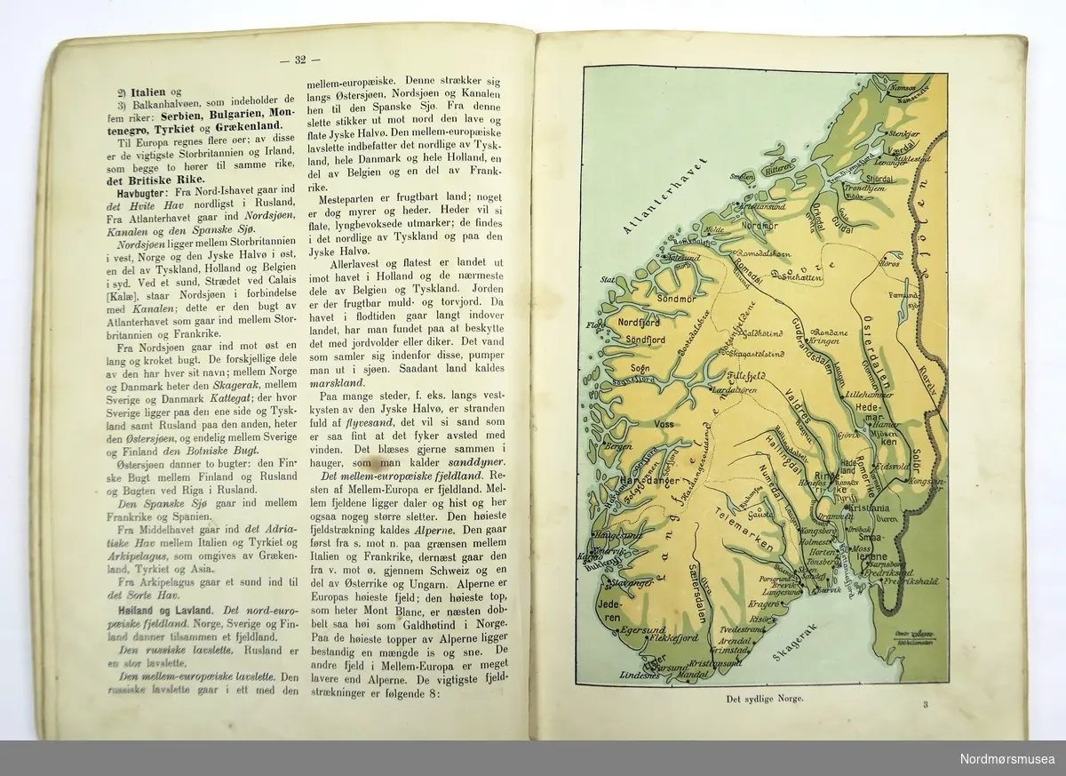 Geografia har eit slyngemønster på framsida og eit landskapsbilde på baksida.