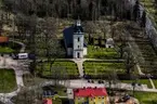 Flygfoto över Linderås kyrka i Tranås kommun.