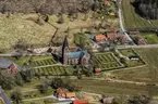 Flygfoto över Lommaryds kyrka i Aneby kommun.