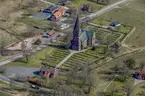 Flygfoto över Lommaryds kyrka i Aneby kommun.