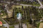 Flygfoto över Hässleby kyrka i Mariannelund, Eksjö kommun.