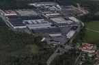 Flygfoto över Myresjö i Vetlanda kommun. Myresjöhus är en stor industri på orten.