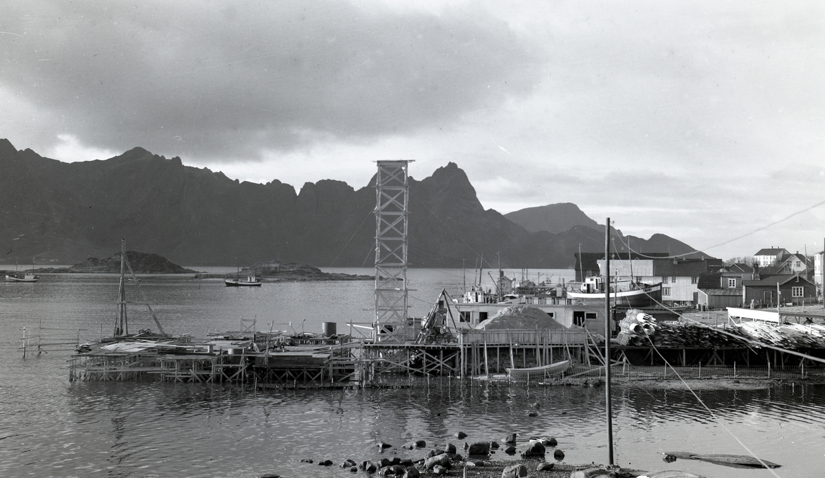 Bygging av Myre Fryseri i Øksnes ca. 1953