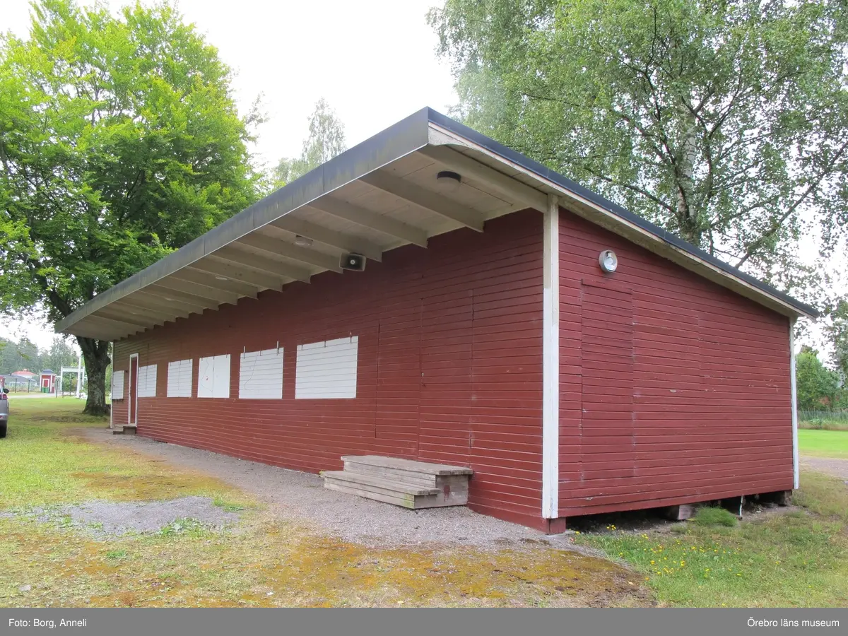 1: Entrén som den ser ut i dag. Foto: 4 augusti 2016.
2: Teaterbyggnaden, Stora scenen, före åtgärd, 16 maj 2016.
3: Teaterbyggnaden, Stora scenen, före åtgärd, 16 maj 2016.
4: Nedre dansbanan före åtgärd, 16 maj 2016.
5: Nedre dansbanan, före åtgärd, 16 maj 2016. Bilden visar en mindre scenutbyggnad på dansbanans bakre del.
6: Övre dansbanan före åtgärd, 16 maj 2016.
7: Övre dansbanan före åtgärd, 16 maj 2016.
8: Stora scenen under åtgärd. Till höger om entrén lagades rötskadad panel, 21 juni 2016.
9: Stora scenen efter åtgärd, 4 augusti 2016.
10: Stora scenen efter åtgärd, 4 augusti 2016.
11: Stora scenens fasader har målats med olika färgtyper. Fasaden till vänster är målad med linoljefärg, medan teaterdelen till höger har målats med slamfärg. 
12: Nedre dansbanan under åtgärd. Rötskadade panelbrädor byttes, 21 juni 2016.
13: Nedre dansbanan efter åtgärd, luckorna har nu målats röda efter anvisning, 4 augusti 2016. 
14: Övre dansbanan efter åtgärd, 4 augusti 2016. 
15-16: Biljettkiosk vid entrén samt biljettkiosk till danbanan. 4 augusti 2016.
17-18:Takprydnad till dansbanans biljettkiosk, samt spelhallen som är i behov av åtgärder.