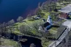 Flygfoto över Ramkvilla kyrka i Vetlanda kommun.