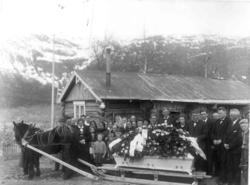 Gravferd etter Rønnaug Tidemansen (f. Stammstadberget 1891)