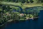 Flygfoto över Solviken vid sjön Sommen i Ydre kommun.