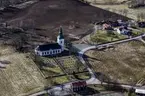 Flygfoto över Svarttorps Kyrka i Jönköpings kommun.