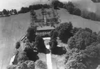 Flygfoto över Hallsnäs Gård i Ramkvilla, Vetlanda kommun. Nr. D. 2045