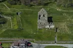 Flygfoto över Visingsborgs slottsruin på Visingsö.