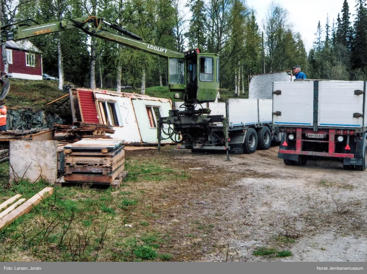 Riving av Smalåsen ekspedisjonsbygning for flytting til Norsk Jernbanemuseum