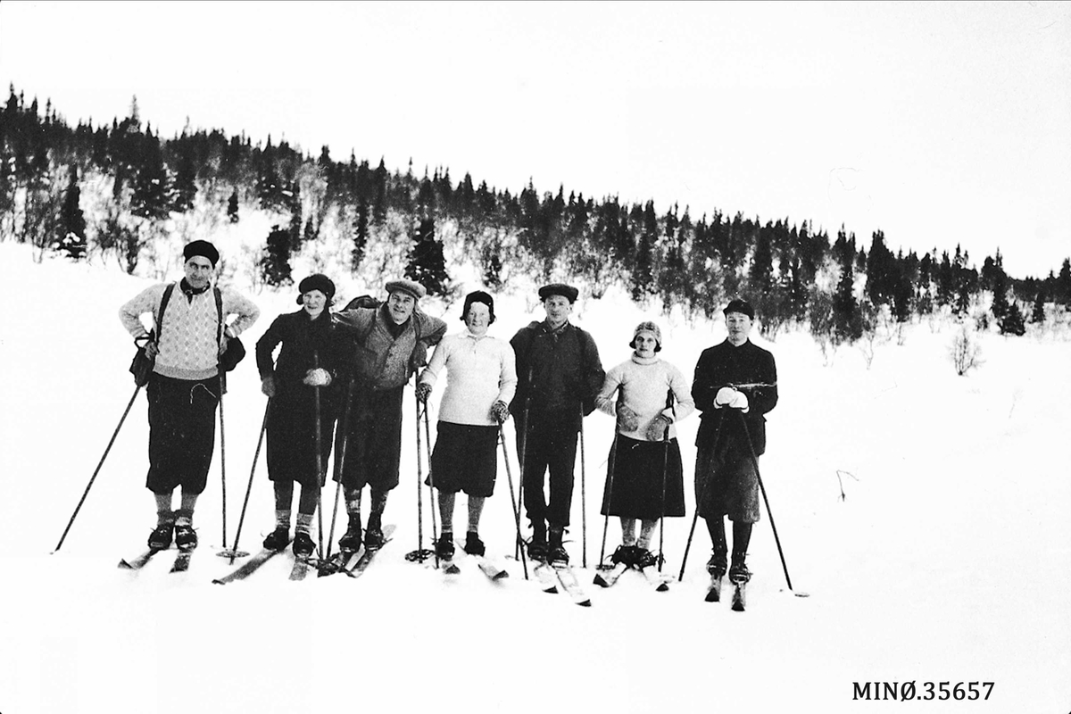 Ungdommer på skitur