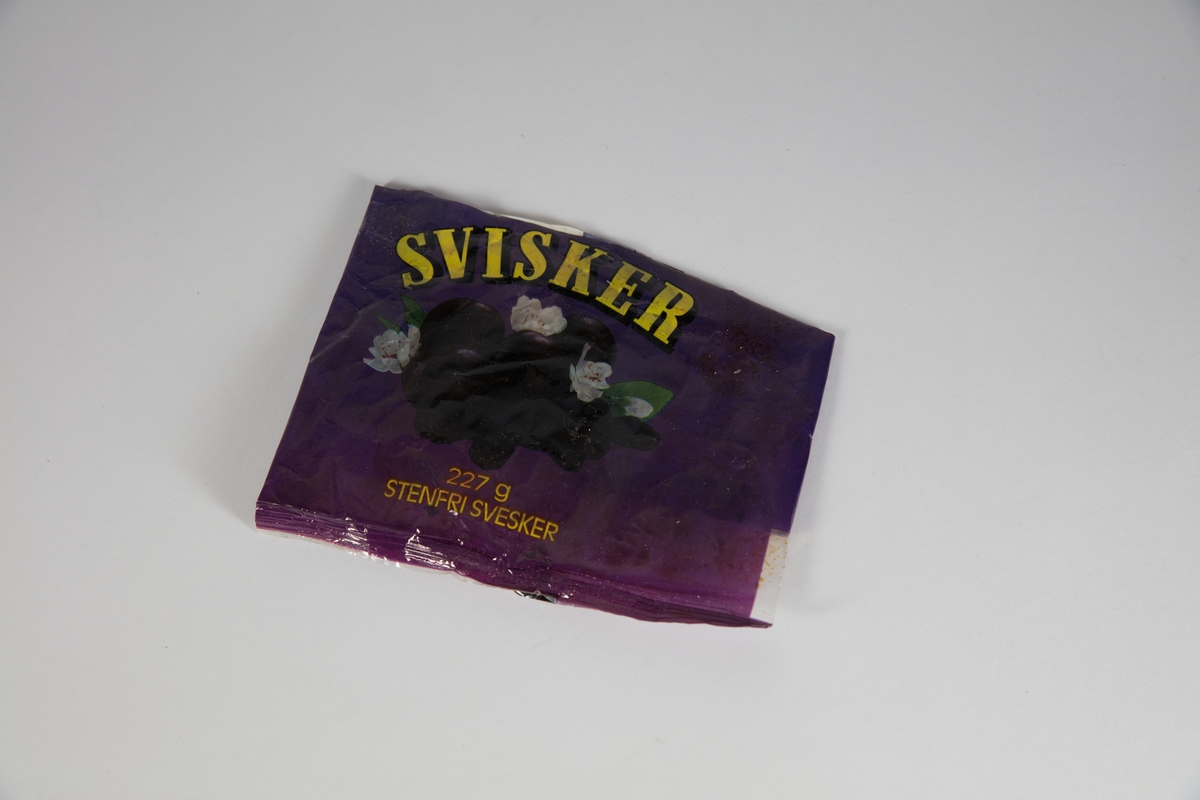 En pose med emballasjer til ulike typer mel, sjokolader, havregryn etc.