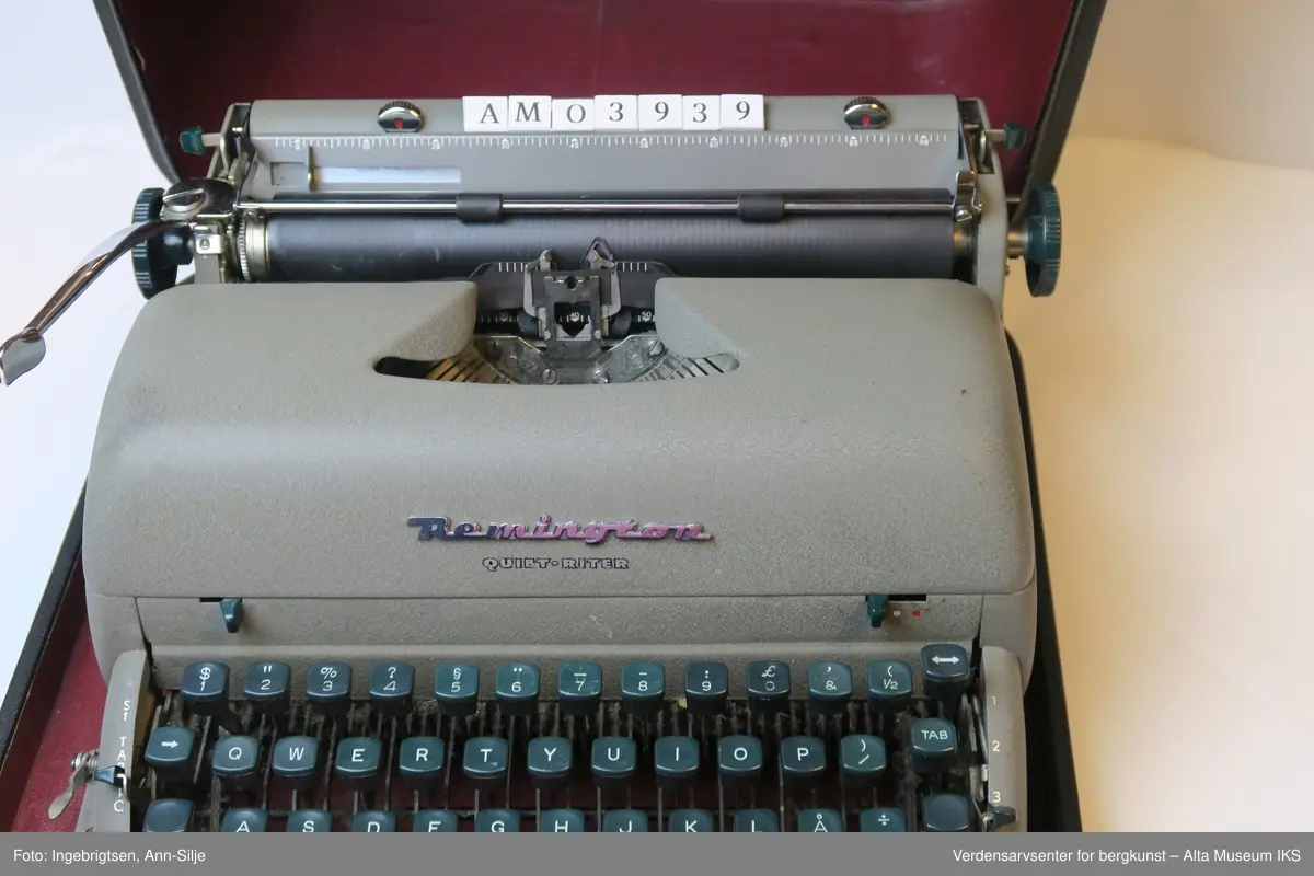 Reiseskrivemaskin i koffert. Se forøvrig bruksanvisningen.