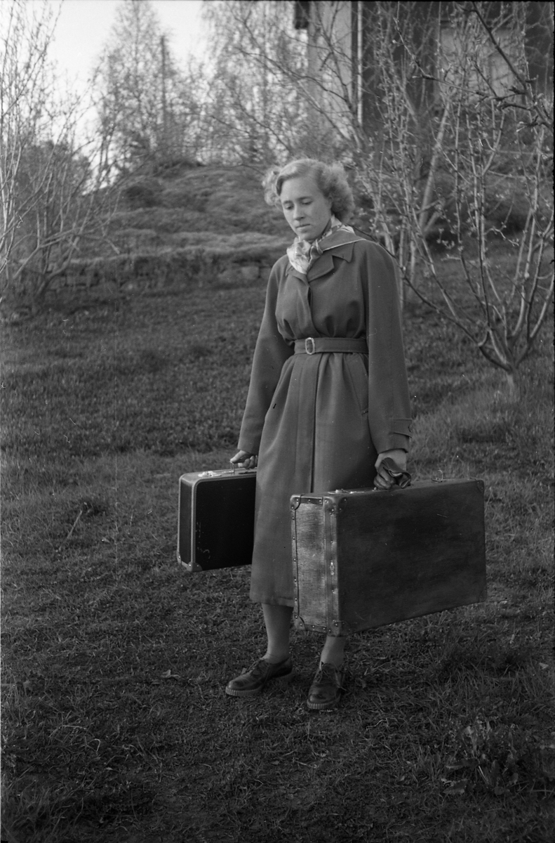 Sigrun Røisli på reisefot mai 1951. Seks portretter.