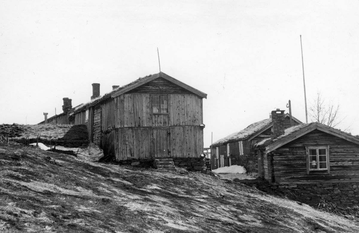 Gårdsanleggene Mattisvollen vestre og østre i Djupsjølia, Røros