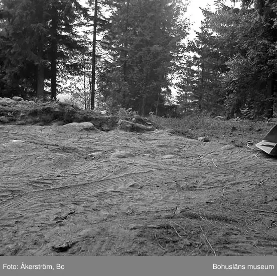 Naverstad socken. Smedberg. Fornlämning 103. Panorama, profilen.
Efter utgrävning. Sedd från öster.
