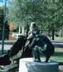 Åke Gillström invigning av staty, Premiär av Torsten Fridh. Stadsparken. Vid ingången från Kvarnparken.