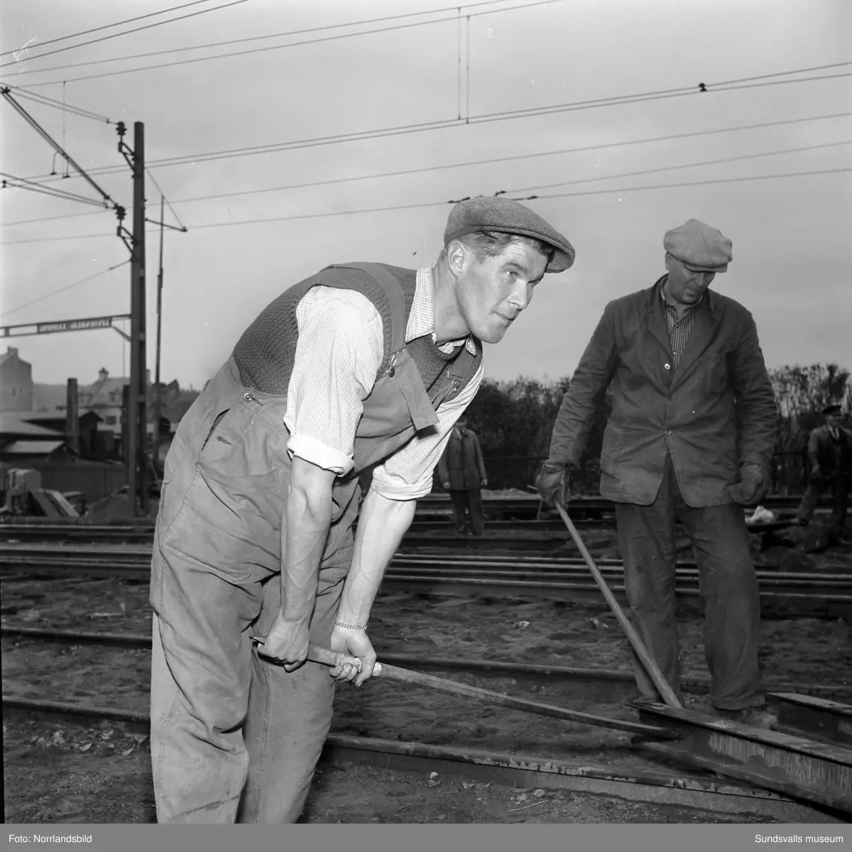 N.G. Thorén, banarbetare, Wärsta Njurunda. Räddades vid Armasjärvi-olyckan 24/10 1940. Tio år efter olyckan gjorde Expressen en enkät bland överlevarna.