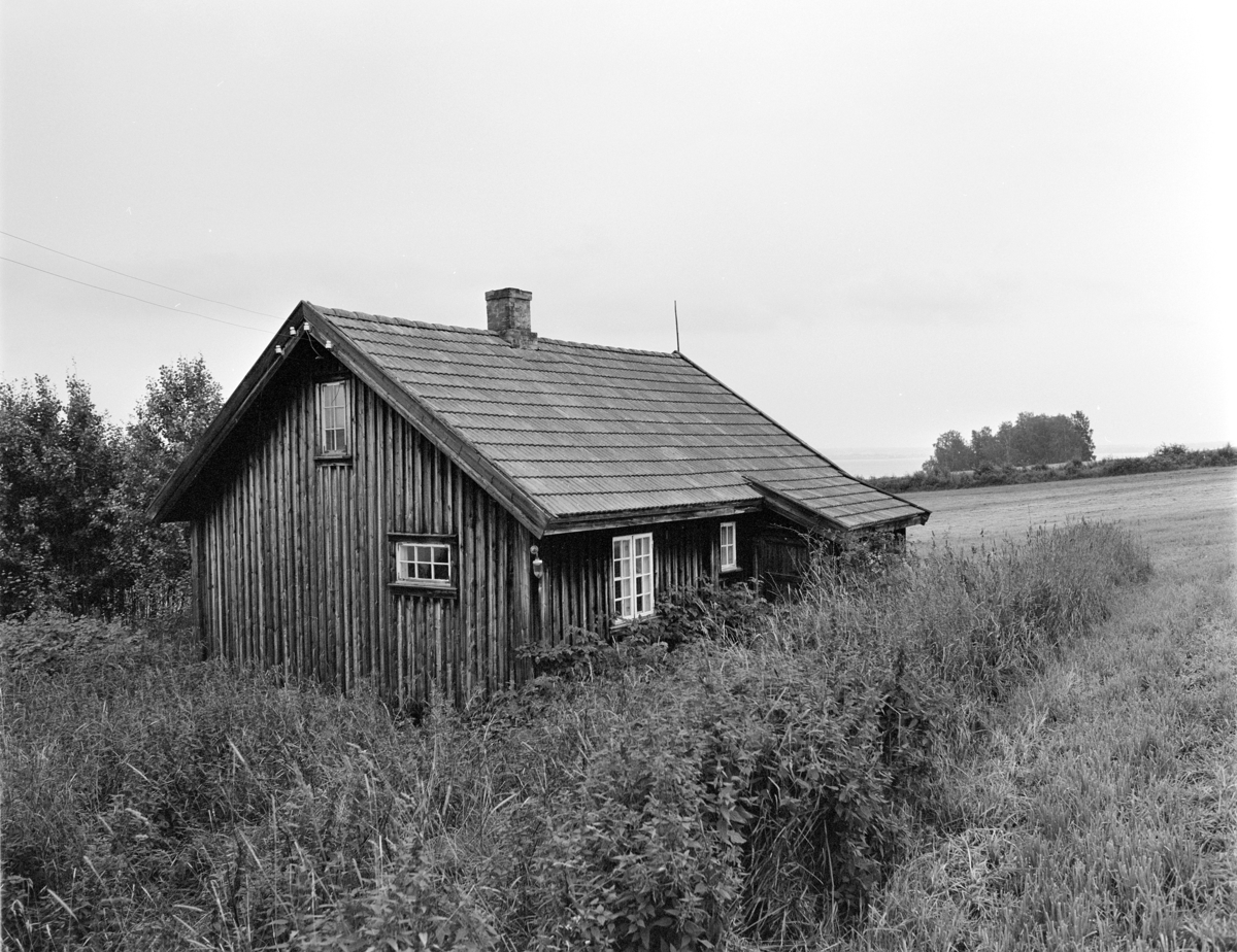 Ringsaker, Helgøya, husmannsplassen Heggenstøen under Heggen gård, Heggen-eie,