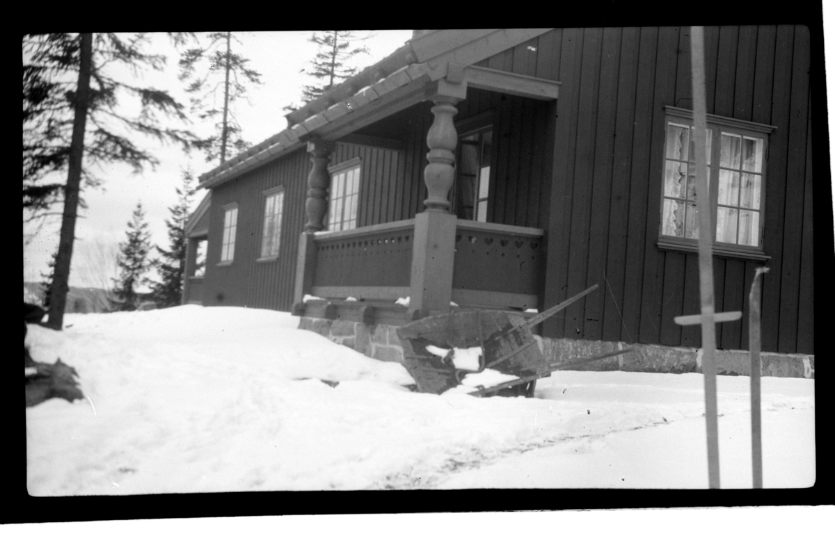 Vinter, Villa Knyggen sett forfra. Fotografert 1918-1919.