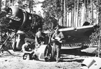 F6 Karlsborg 1943. Fältmässig övning våren 1943. Albumet är en del av en donation från Karl-Axel Hansson, Karlsborg. Förteckning över hela donationen finns i albumet samt som Word-dokument.