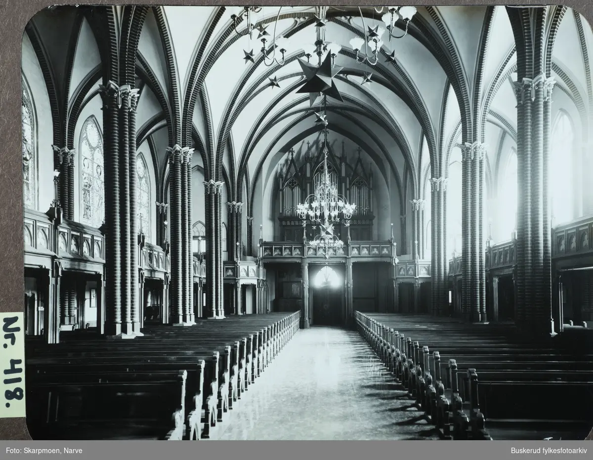 Bragenes kirke i Drammen
Bragernes kirke er en langkirke fra 1871 i Drammen kommune, Buskerud fylke. Kirken ble innviet i 1871. Den er tegnet av Ernst Norgrenn i nygotisk stil.