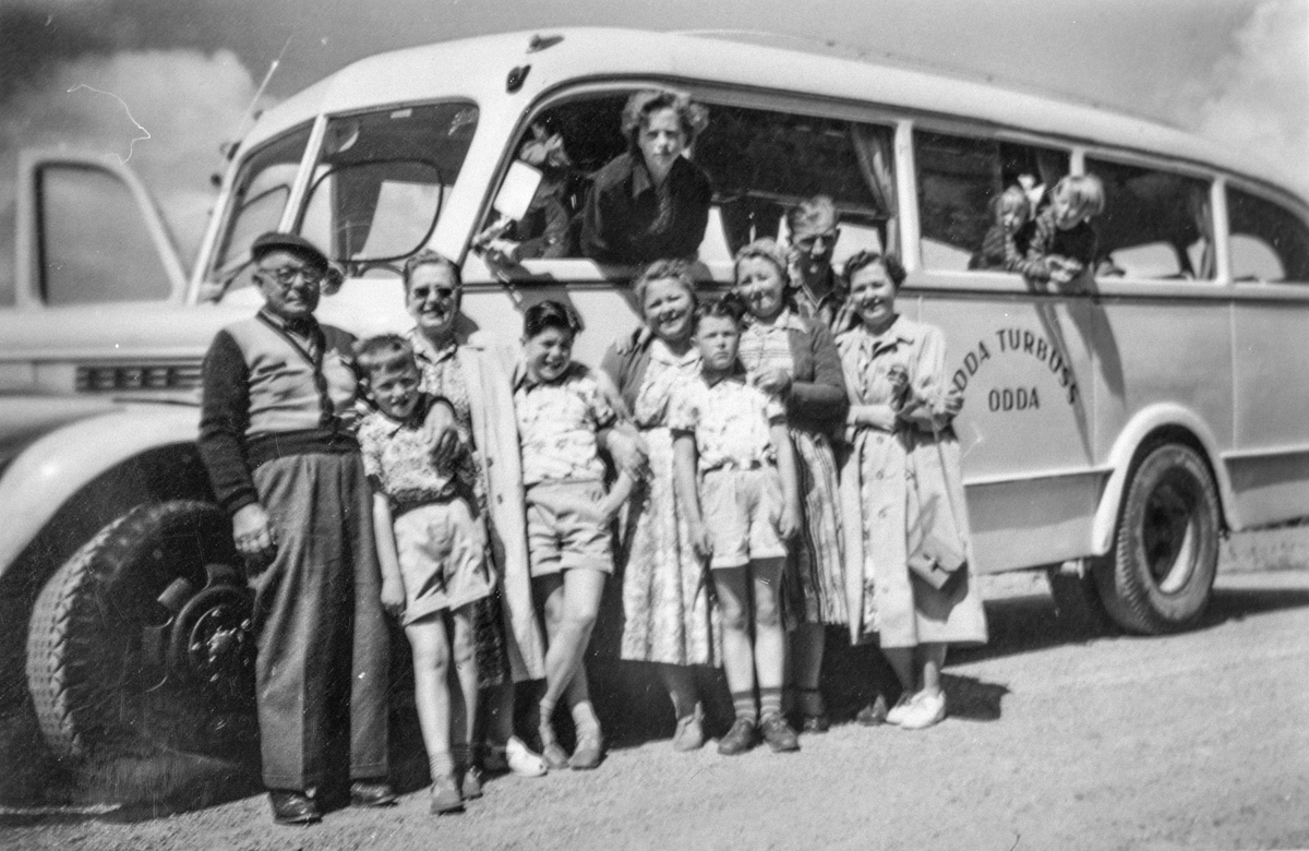 Folk på busstur