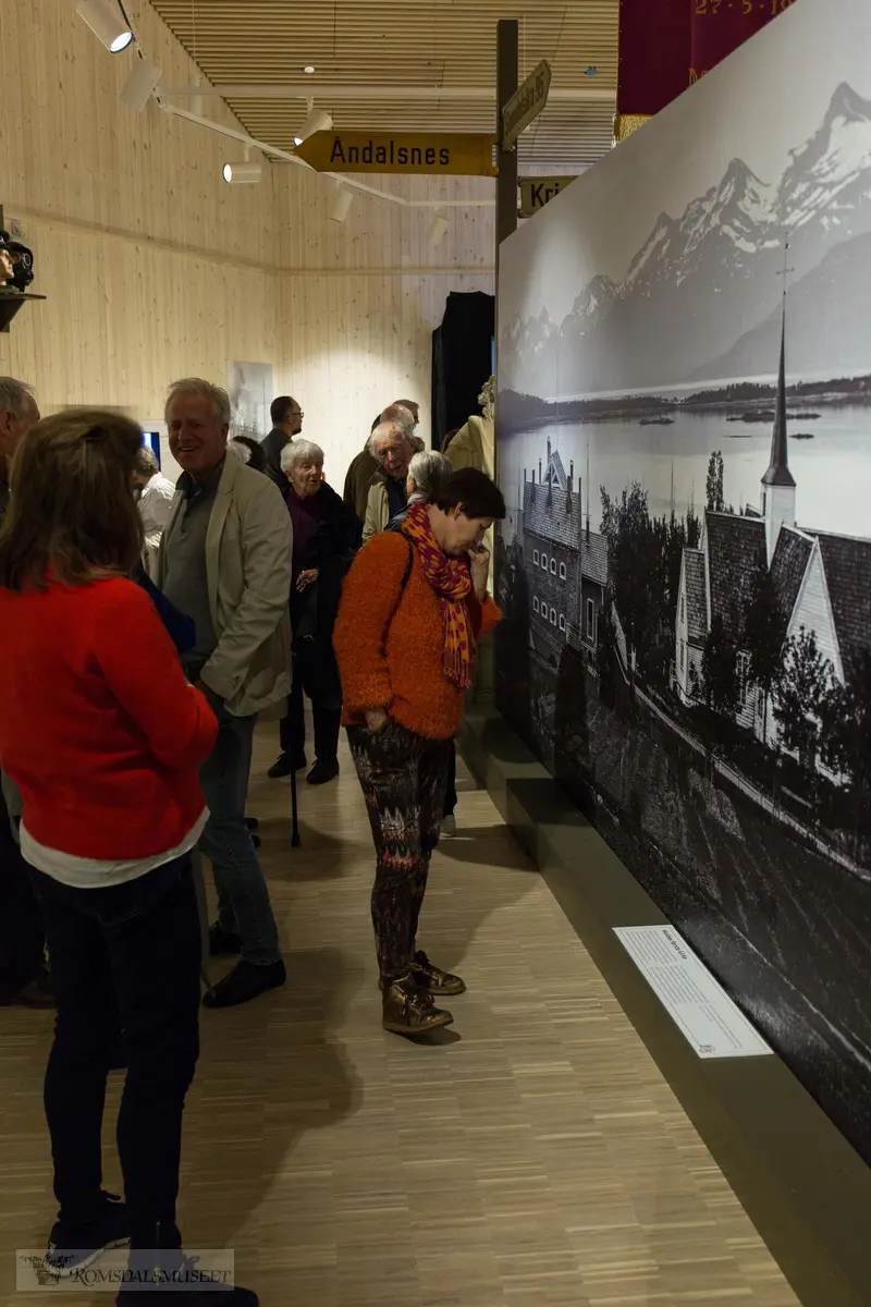 Åpning av Byjubileumsutstillingen på Romsdalsmuseet.