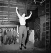 Furuvik
Folkdanslaget Furuviks Ungdomslag och Barnkabarén blev Furuviksbarnen.
Cirkusbyggnaden Teater-cirkus med ca 600 platser, uppförd 1940
Furuviksbarnen tränar inför turnén