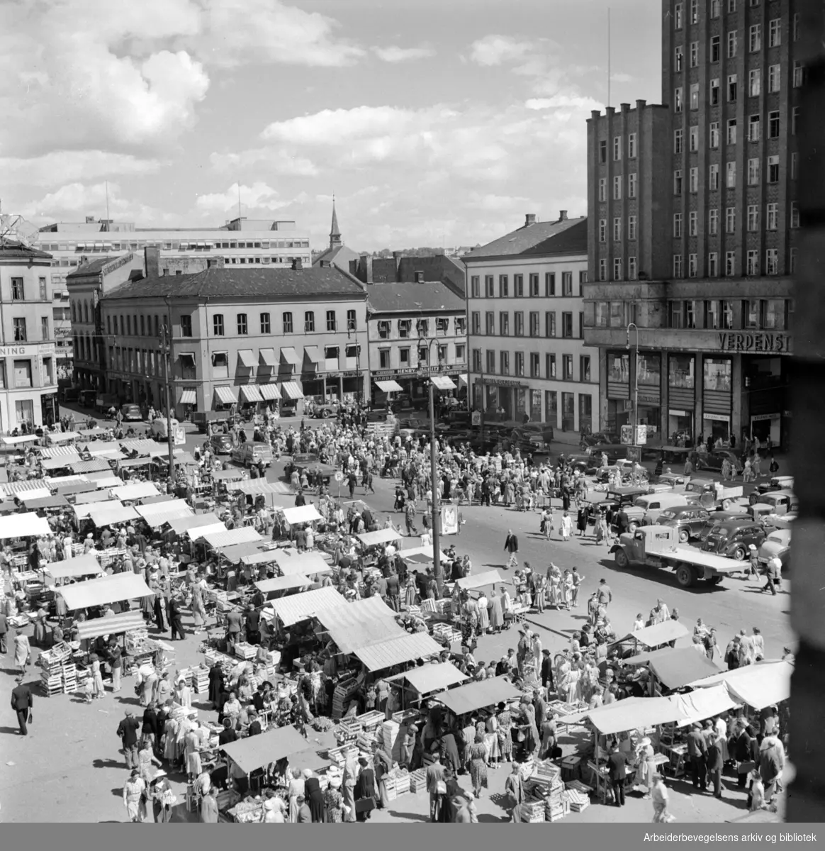 Youngstorget. Oktober 1950