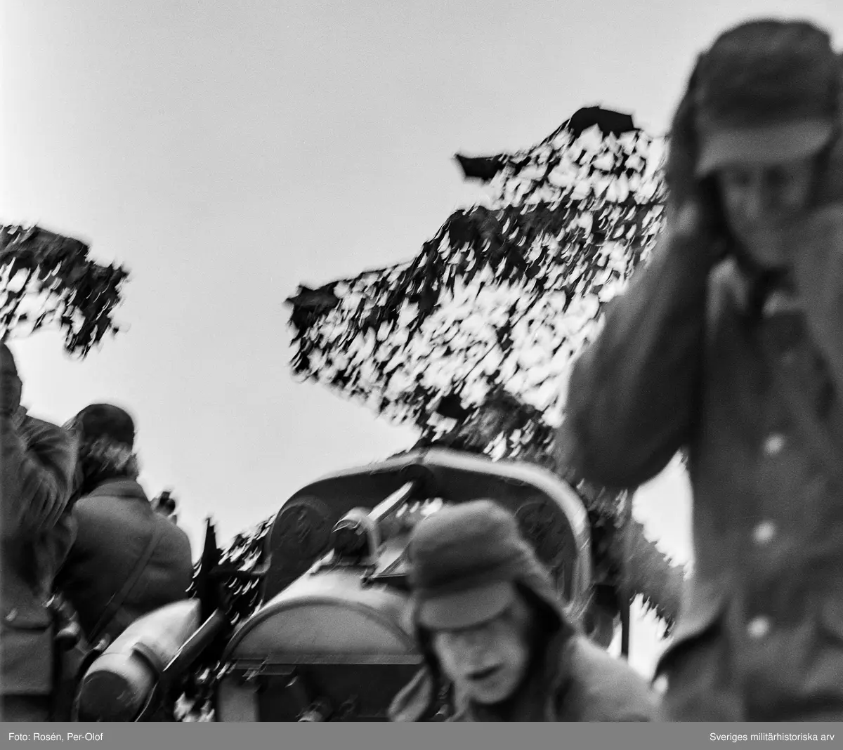 15,5 cm Haubits F, "Fransyskan".

Förevisningsskjutning 1976 på Skillingaryds skjutfält. Under eldgivning.