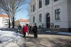 Vänersborgs museum, museets dag 2018. Stadsträdgårdsmästare Hans Wallmander berättar om den nya parken framför museet.