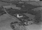 Flygfoto över Bankeryds kyrka i Jönköpings kommun. C 1631