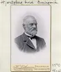 Porträtt av överingenjör Arvid Hjortzberg. Bördig från Stockholm inflyttade han av oklar anledning till Linköping år 1880. Med honom följde de åtta barn som han under två äktenskap hade tillsammans med Marie Henriette Lyon. Paret bar den för tiden uppseendeväckande sällsamheten att ha varit gifta med varandra två gånger men även låtit upplösa bägge äktenskapen. Arvid Hjortzberg var upplysningsvis far till konstnären Olle Hjortzberg och farfar till arkitekten Folke Hjortzberg.