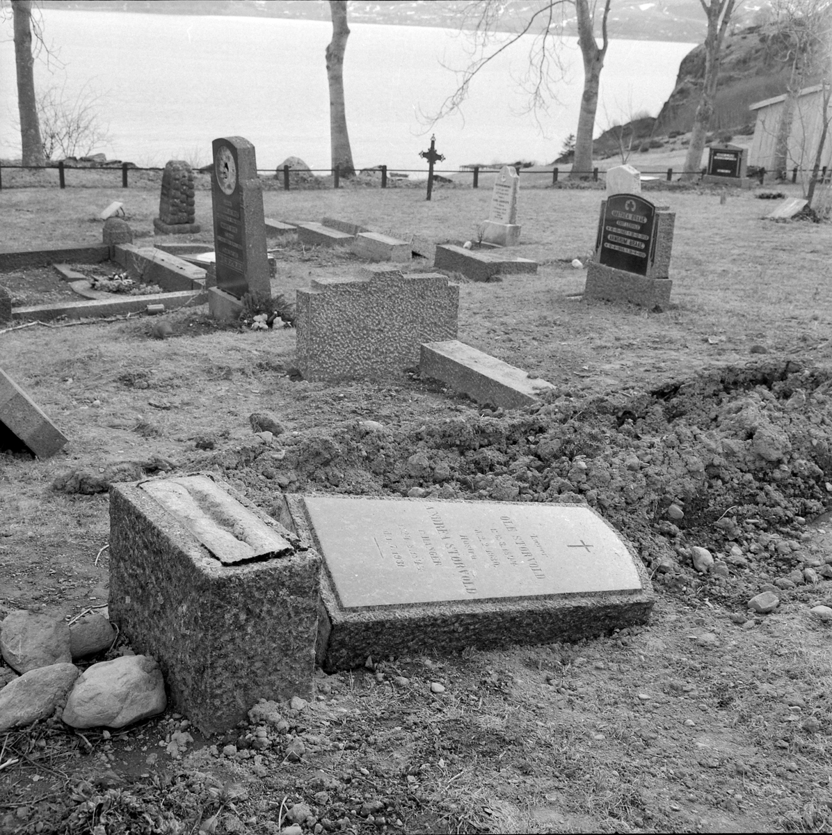 Hærverk på Byneset kirkegård