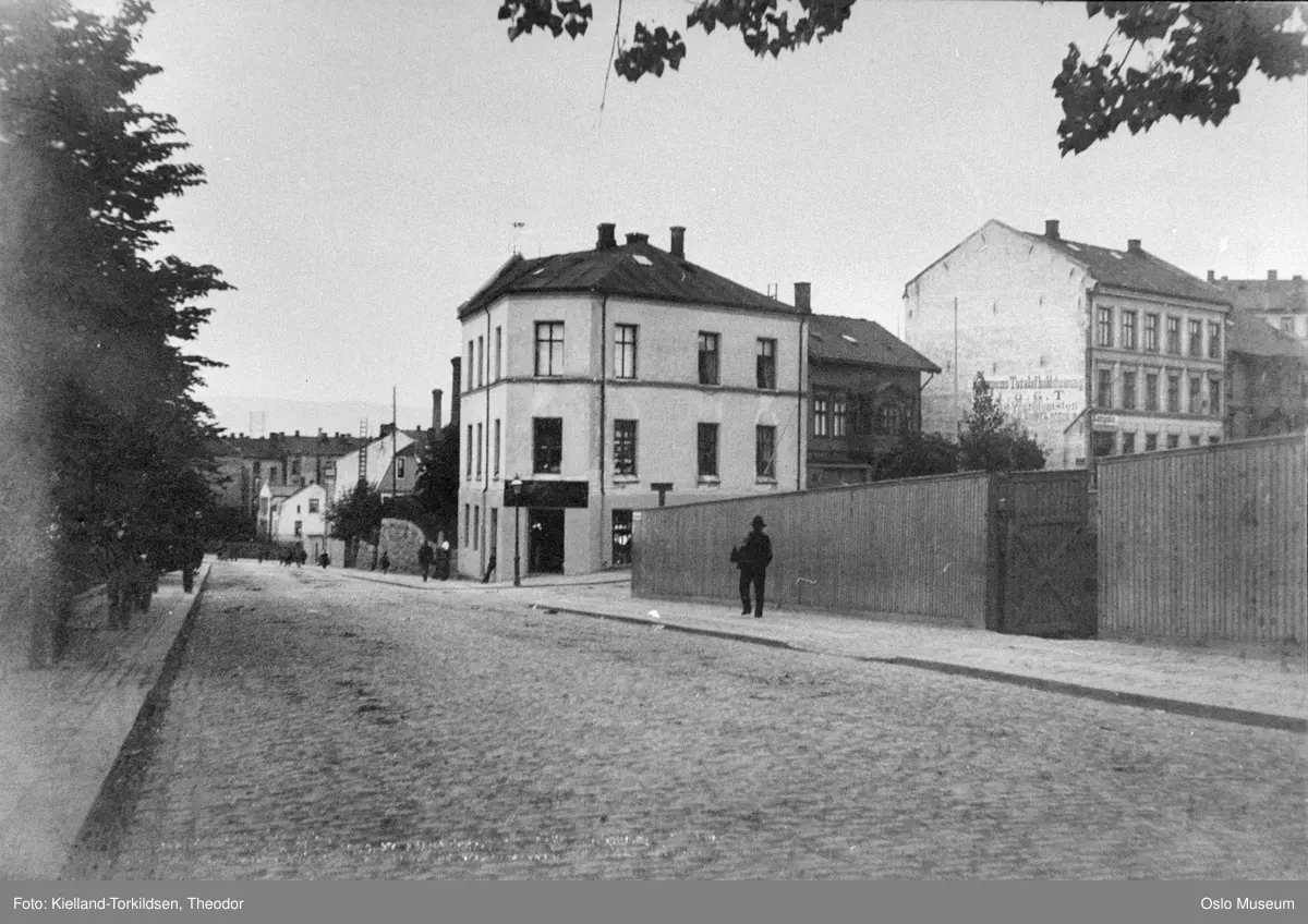 gateløp, bygårder, plankegjerde
