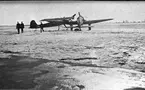 F6 Karlsborg 1948. B17 Gul g, kolliderat med Fiesler Storch (S14). Albumet är en del av en donation från Karl-Axel Hansson, Karlsborg. Förteckning över hela donationen finns i albumet samt som Word-dokument.