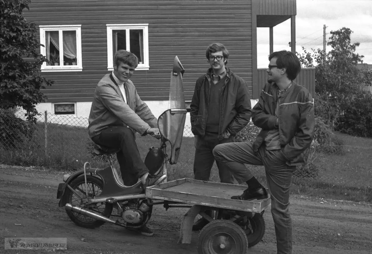 "Etter: seilarfest m.a 02.07.1970"."Amerika besøk"."Heime bilder"