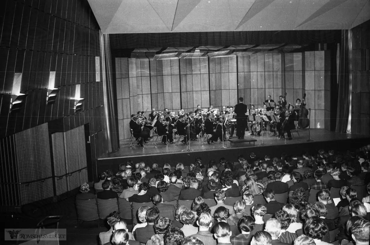 "oktober-november 1964"."Randi Helseth"."Arve Tellefsen"."Orkesterforreninga"