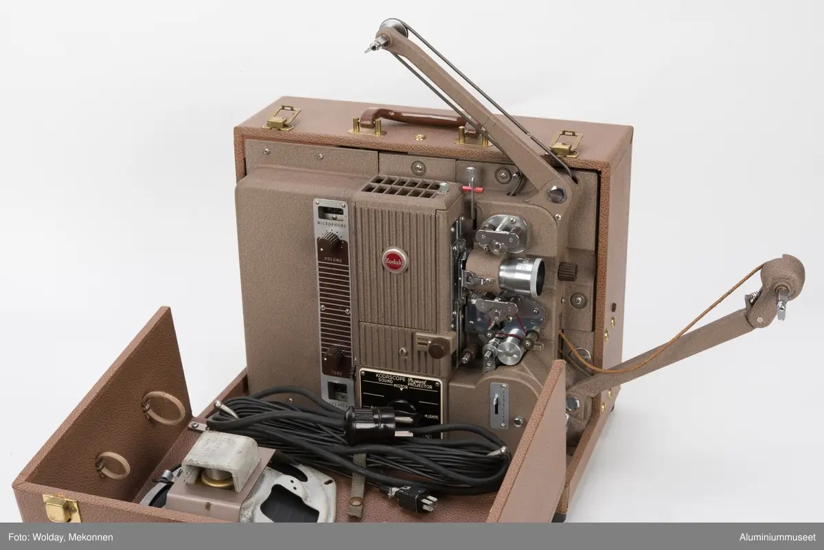 Fremviser for 16 mm film.  I ustand.
