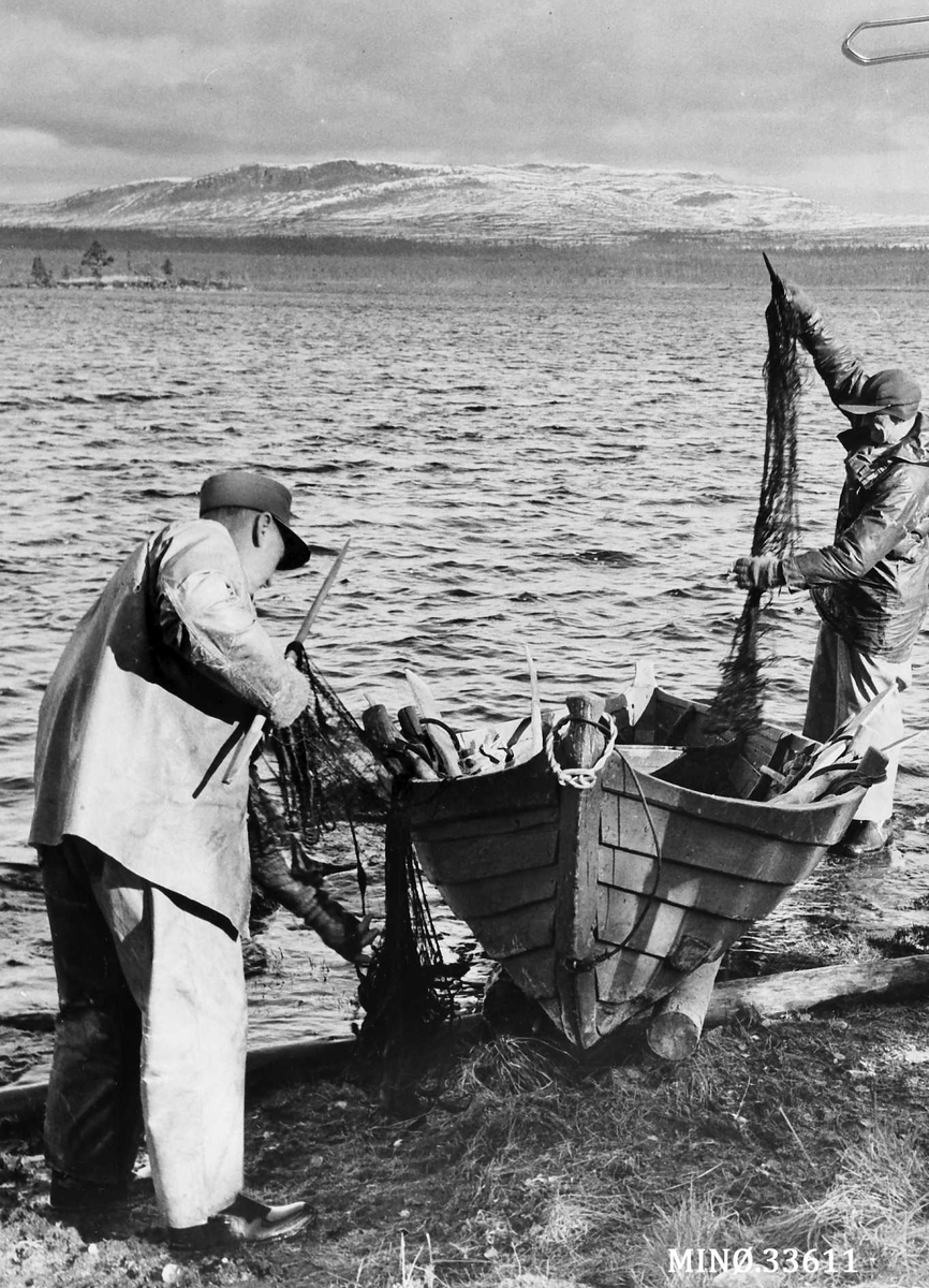 Fiske, Sølensjøen. John Berger og Auden Nordseth