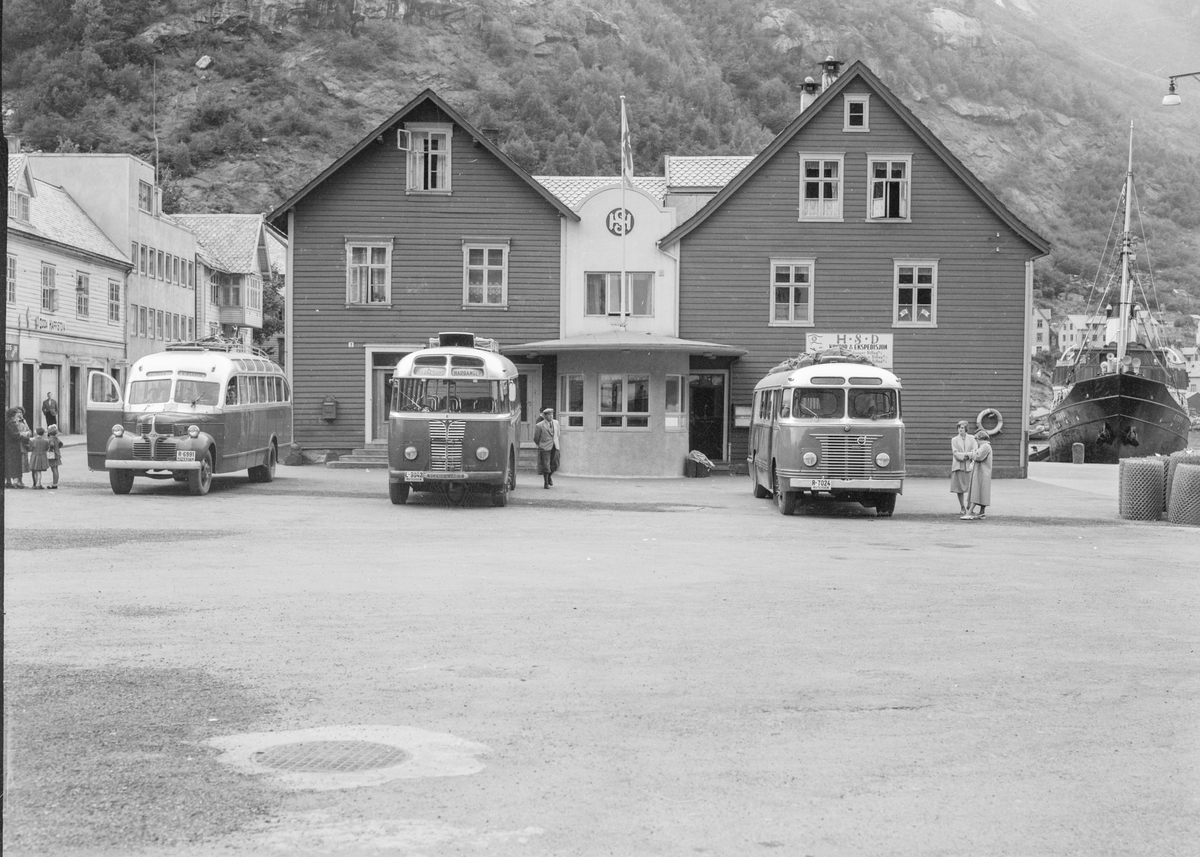 HSD-ekspedisjonen sin busstasjon på Torget 2-4.