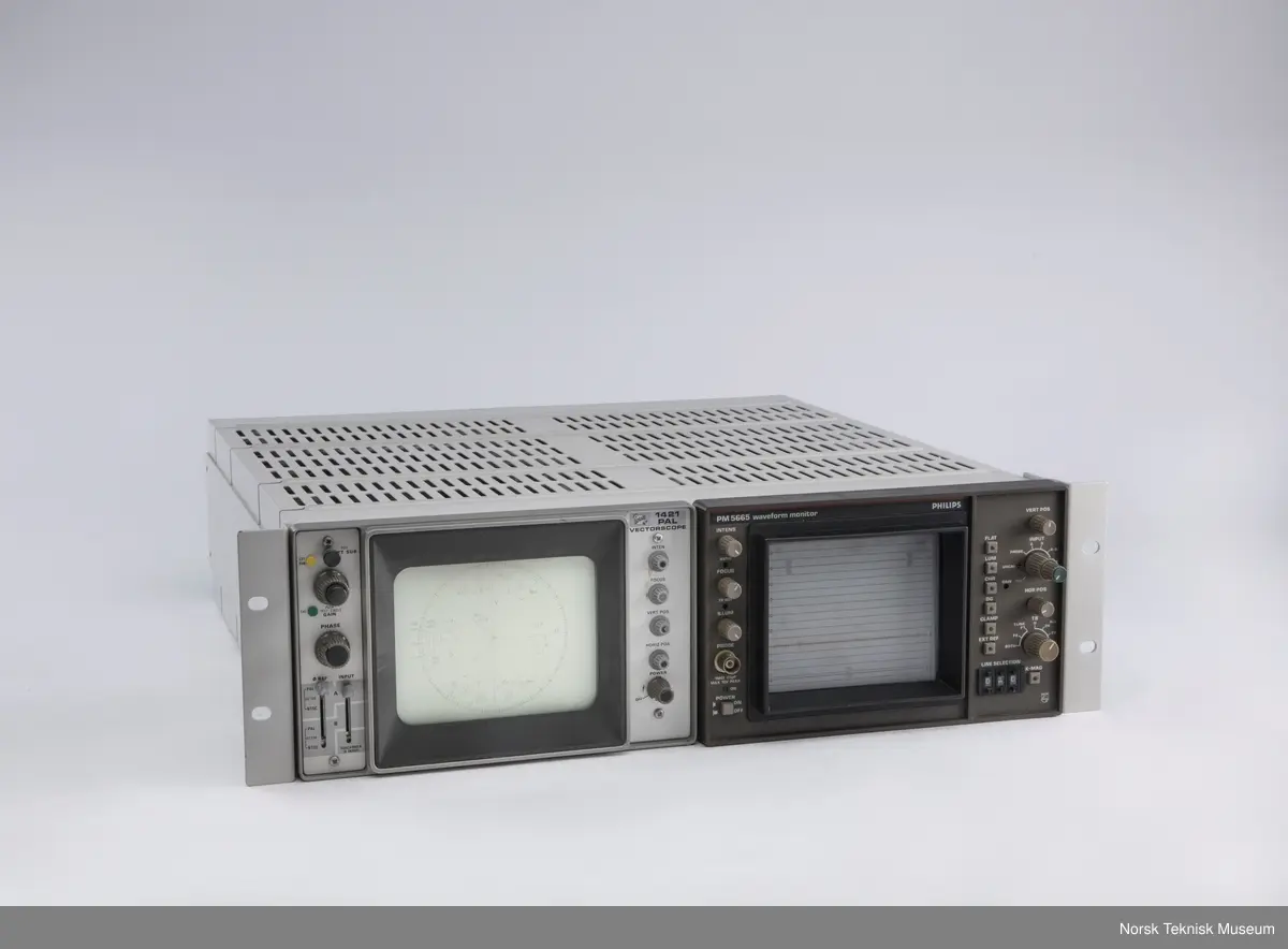 Philips monitor i racksystem med måleapparat.