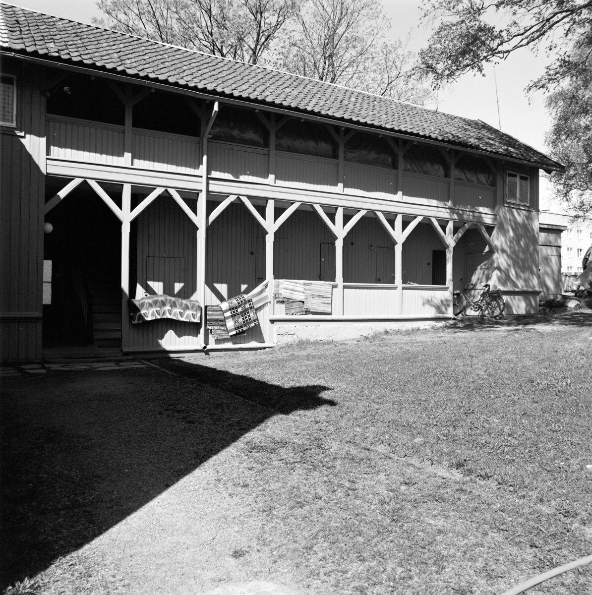 Hamar, Sverdrups gate 12, uthus i bakgården,