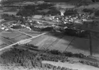 Flygfoto över Frinnaryd i Aneby kommun. Nr. C.2690.