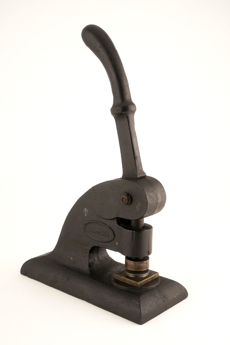 Stempelpresse av metall