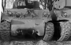 Amerikansk stridsvagn Sherman uppställd på garageområdet vid P 4 Skövde 1948.