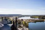 Vargön Alloys AB, utsikt från smältverkets tak. Västra Tunhem, Göta älv och det nedlagda pappersbruket